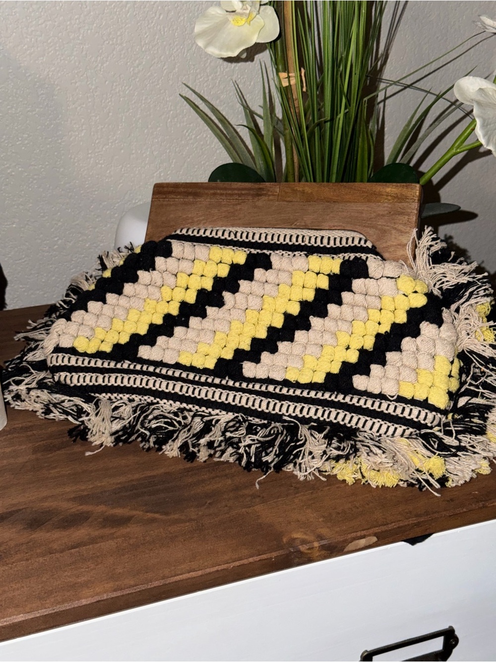 WOODEN FRAME CLUTCH BAG BEACH PARTY BAG FOR WOMEN'S UNIQUE EMBROIDERY HANDBAG